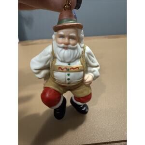 Danbury Mint-Germany-Santa Around the World Christmas Porcelain Ornament(J42I)